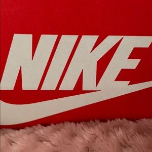 Meet your Posher, Yvette